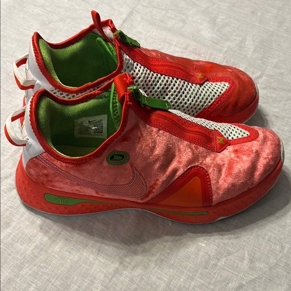 Nike Men’s PG 4 Christmas Size 9